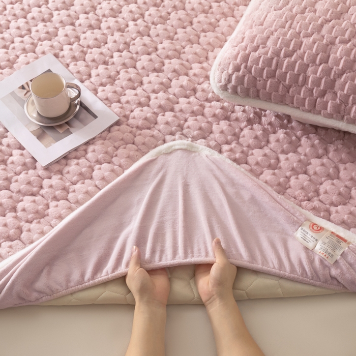 91家纺网 家纺一手货源 找家纺 鑫钰 2024秋冬新款加厚金龟绒牛奶绒床笠床垫保护罩 金龟绒-紫粉