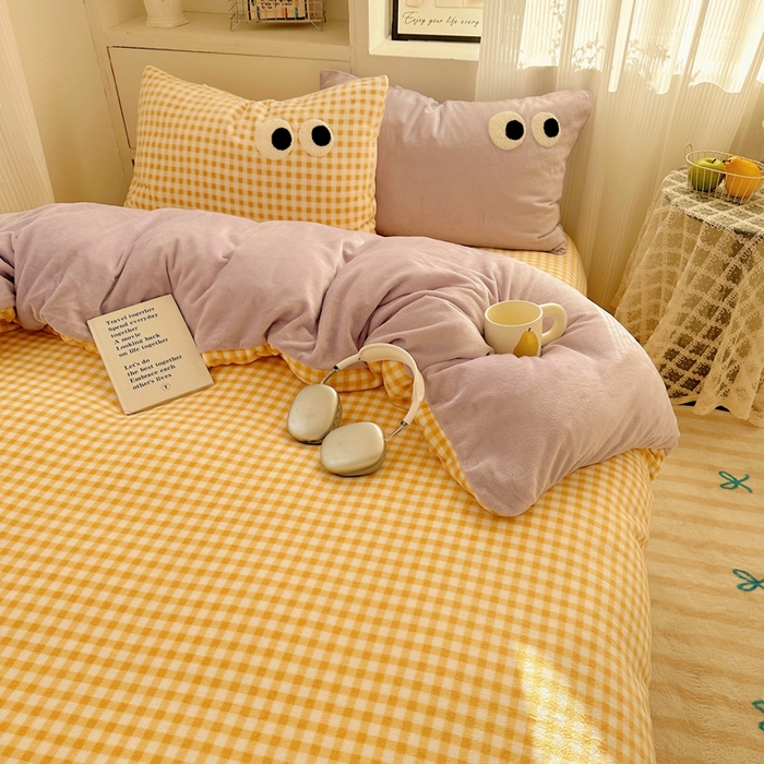 91家纺网 家纺一手货源 找家纺 慕尚 2025新款可爱大眼睛蝴蝶结牛奶绒四件套 芭比风铃紫