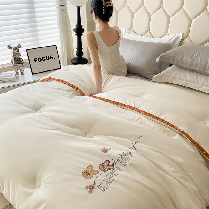 91家纺网 家纺一手货源 找家纺 被靠被 2024新款minmin潘帕斯羊绒被被子被芯 奶油白