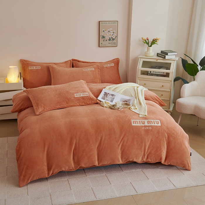 91家纺网 家纺一手货源 找家纺 2024新款m风高品绣花四件套 暮光橙