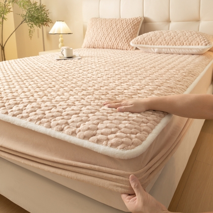91家纺网 家纺一手货源 找家纺 鑫钰 2024秋冬新款加厚金龟绒牛奶绒床笠床垫保护罩 金龟绒-驼色