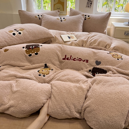 91家纺网 家纺一手货源 找家纺 （总）金爱家 2024新款220g加厚防静电泰迪绒牛奶绒刺绣四件套