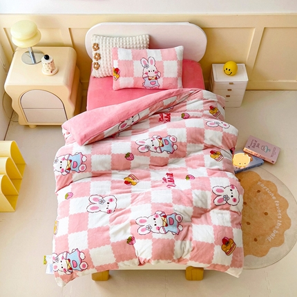 91家纺网 家纺一手货源 找家纺 （总）2025新款A类牛奶绒幼儿园被子三件套儿童卡通双面牛奶绒被套被芯六件套