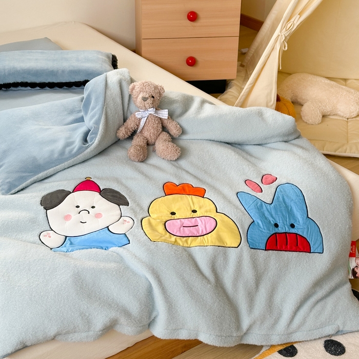 91家纺网 家纺一手货源 找家纺 喜多兔儿童家纺 2024新款320克仿羊毛绒全消光牛奶绒四件套 蓝色小加油