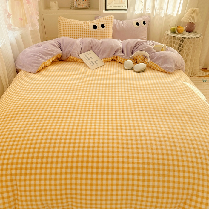 91家纺网 家纺一手货源 找家纺 慕尚 2025新款可爱大眼睛蝴蝶结牛奶绒四件套 芭比风铃紫