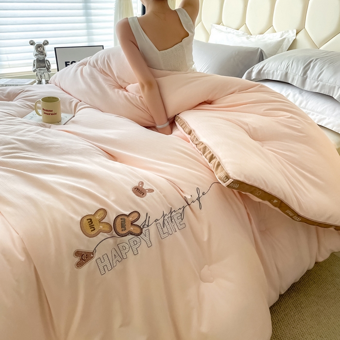 91家纺网 家纺一手货源 找家纺 被靠被 2024新款minmin潘帕斯羊绒被被子被芯 青春粉