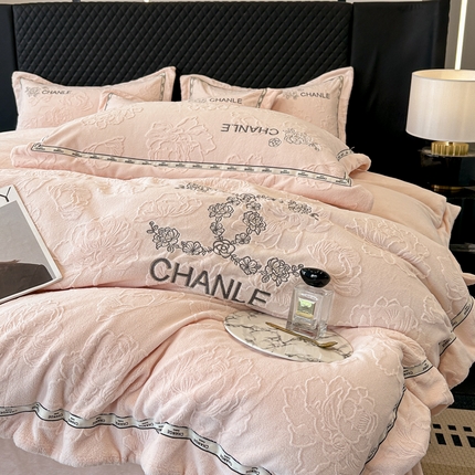 宅家居 2025新款轻奢小香风雕花刺绣全消光A类高克重牛奶绒四件套-小香牡丹 小香牡丹-粉玉