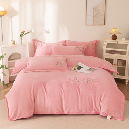 2024新款高克重牛奶绒被套素色绣花床裙款四件套 樱花粉