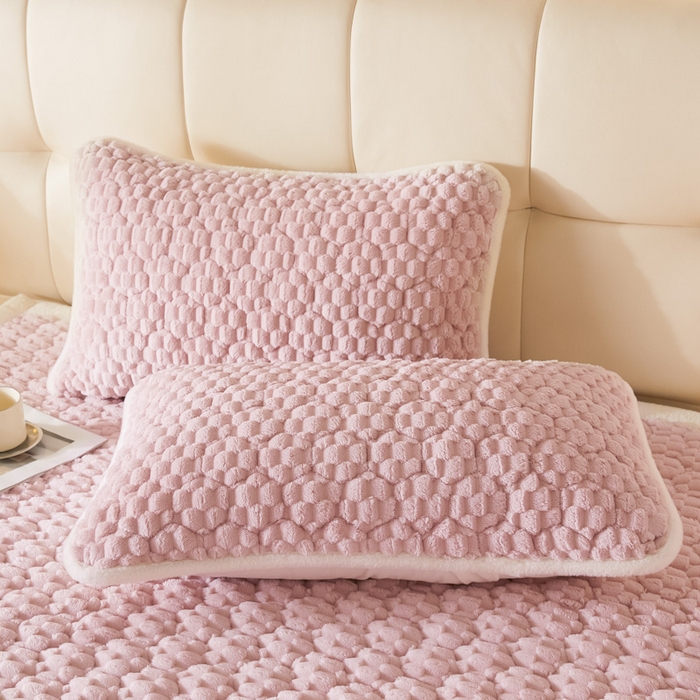 91家纺网 家纺一手货源 找家纺 鑫钰 2024秋冬新款加厚金龟绒牛奶绒床护垫床垫 金龟绒-紫粉