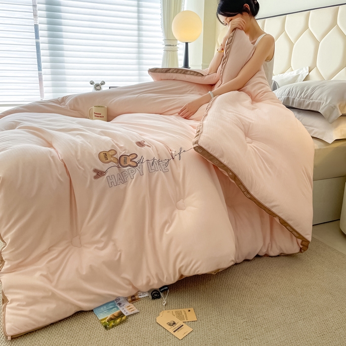 91家纺网 家纺一手货源 找家纺 被靠被 2024新款minmin潘帕斯羊绒被被子被芯 青春粉