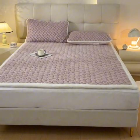 91家纺网 家纺一手货源 找家纺 鑫钰 2024秋冬新款加厚金龟绒牛奶绒床护垫床垫 金龟绒-紫粉