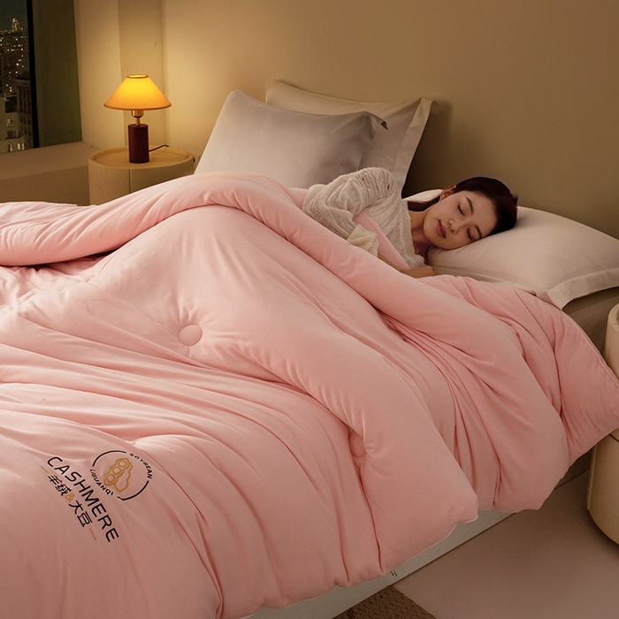 91家纺网 家纺一手货源 找家纺 被靠被 2024新款火山绒大豆纤维被被子被芯 桃粉