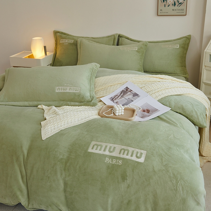 91家纺网 家纺一手货源 找家纺 2024新款m风高品绣花四件套 森林绿