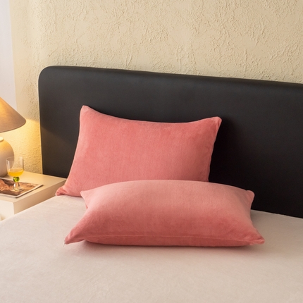 91家纺网 家纺一手货源 找家纺 逸尚阁 2024秋冬新款牛奶绒纯色单枕套枕套 豆沙