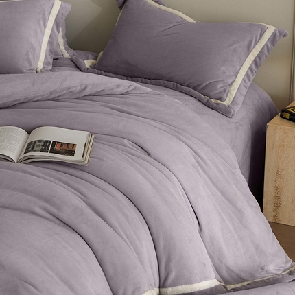 91家纺网 家纺一手货源 找家纺 2024新款300G醇厚丝滑速暖绒双拼角四件套-邦纳 淡雅紫