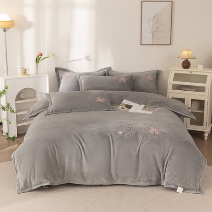 2024新款高克重牛奶绒被套素色绣花床裙款四件套 太空灰