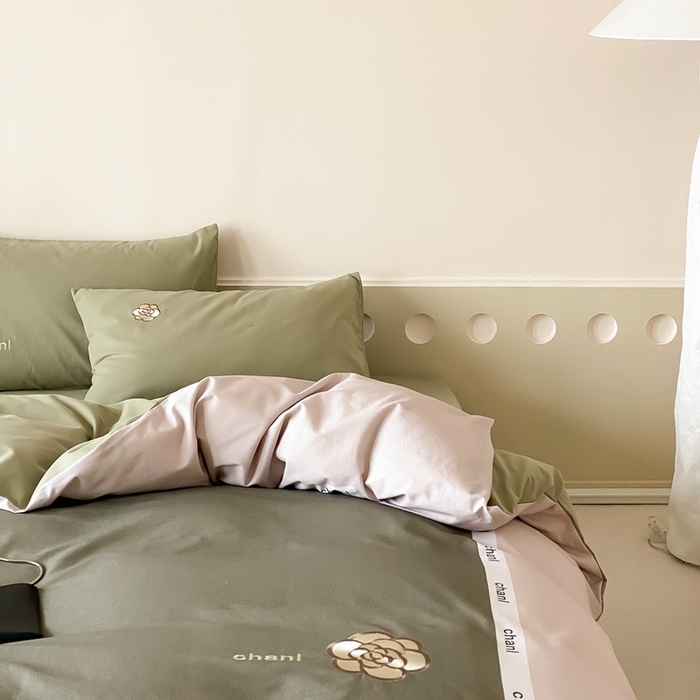 91家纺网 家纺一手货源 找家纺 旷野 2024新款100支全棉磨毛刺绣四件套 山茶花抹茶绿