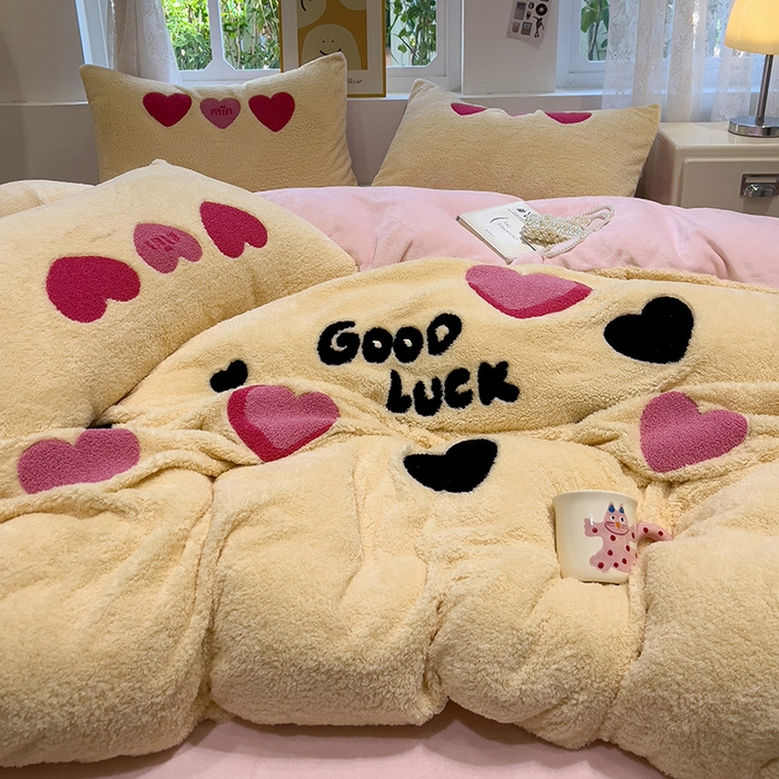 91家纺网 家纺一手货源 找家纺 金爱家 2024新款220g加厚防静电泰迪绒牛奶绒刺绣四件套 泰迪绒-幸运心
