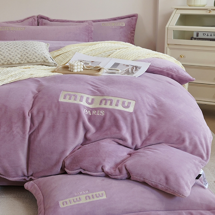 91家纺网 家纺一手货源 找家纺 2024新款m风高品绣花四件套 香芋紫