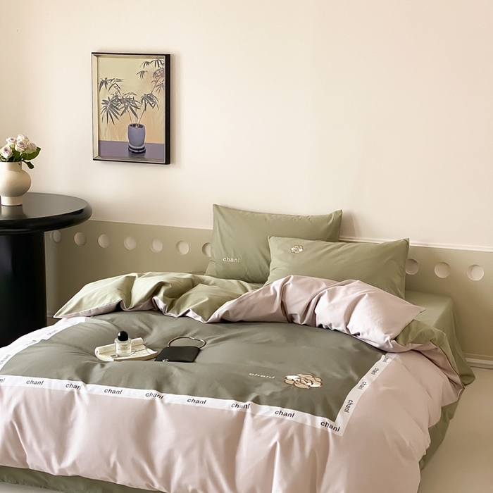 91家纺网 家纺一手货源 找家纺 旷野 2024新款100支全棉磨毛刺绣四件套 山茶花抹茶绿