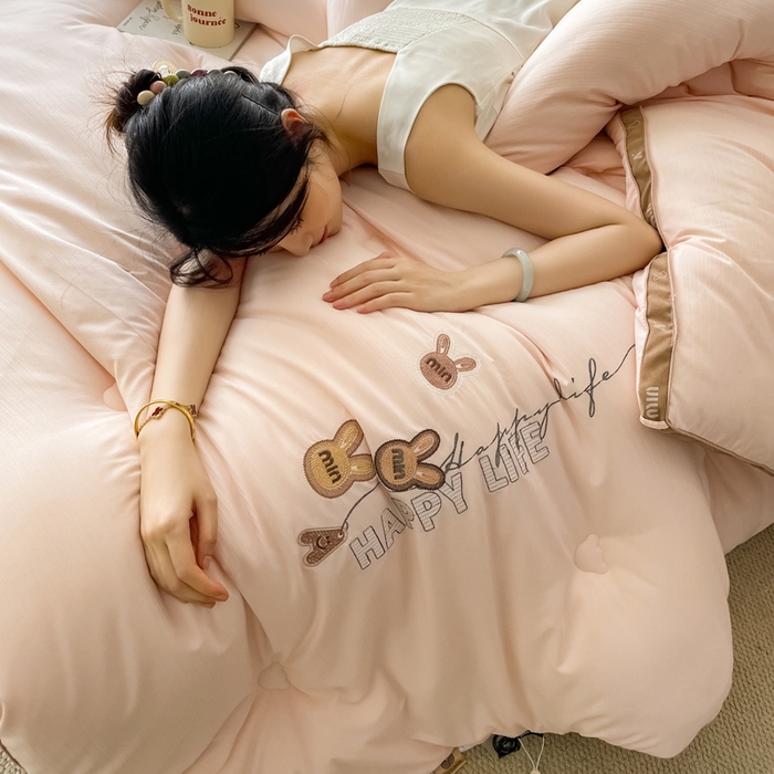 91家纺网 家纺一手货源 找家纺 被靠被 2024新款minmin潘帕斯羊绒被被子被芯 青春粉