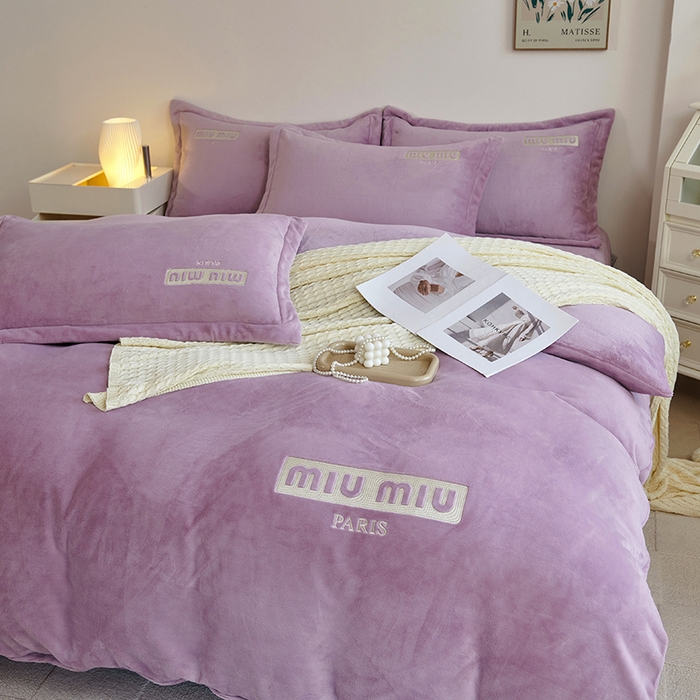 91家纺网 家纺一手货源 找家纺 2024新款m风高品绣花四件套 香芋紫