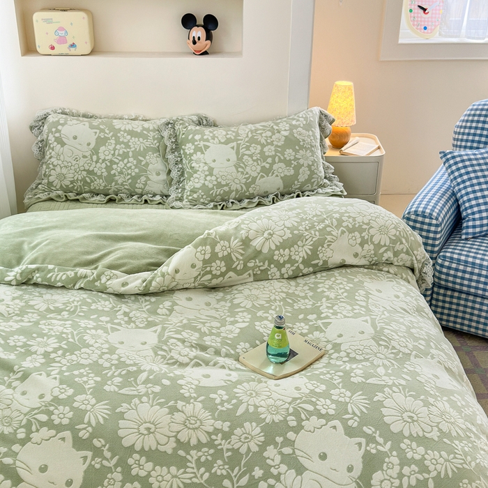 91家纺网 家纺一手货源 找家纺 淑女公社家纺 2024秋冬新款提花牛奶绒床盖款四件套 可爱猫 绿色