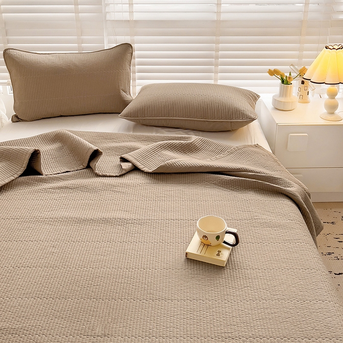 91家纺网 家纺一手货源 找家纺 羽爱家纺 2024新款双面纯色全棉水洗床盖 咖啡色