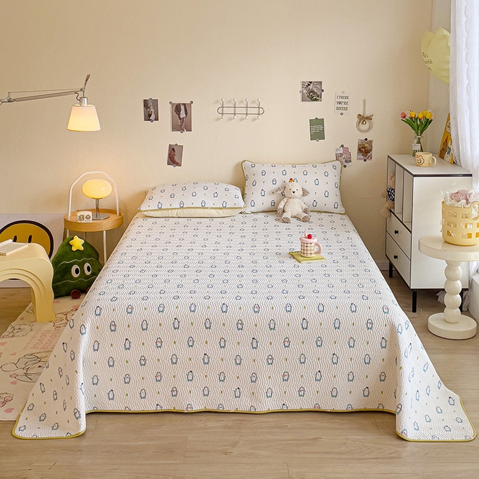 91家纺网 家纺一手货源 找家纺 羽爱家纺 2025全棉13372新疆棉花床盖三件套 肥宅企鹅