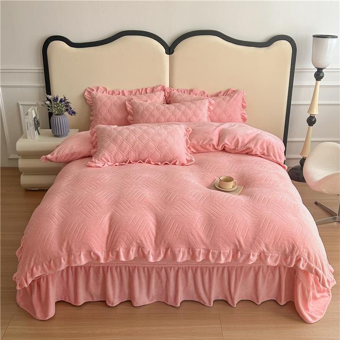 91家纺网 家纺一手货源 找家纺 十个点家纺 2024新款牛奶绒夹棉床盖四件套-唯美系列 唯美-蜜桃粉