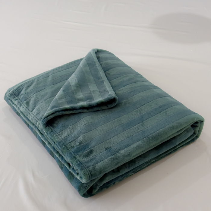 91家纺网 家纺一手货源 找家纺 春妮家纺 2024新款提花牛奶绒毛毯 品味蓝