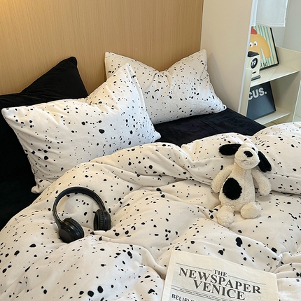 91家纺网 家纺一手货源 找家纺 春光里 2024新款牛奶绒印花混搭四件套