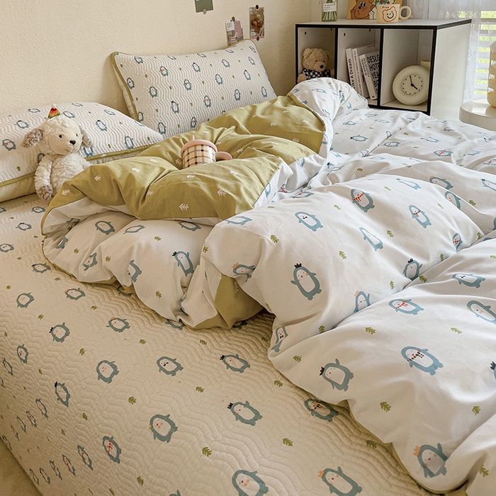 91家纺网 家纺一手货源 找家纺 羽爱家纺 2025全棉13372新疆棉花床盖四件套 肥宅企鹅