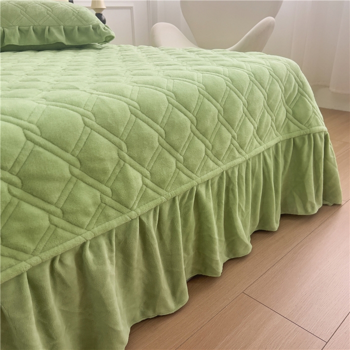 91家纺网 家纺一手货源 找家纺 十个点家纺 2024新款牛奶绒夹棉床盖三件套-唯美系列 唯美-果绿