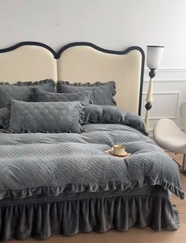 91家纺网 家纺一手货源 找家纺 十个点家纺 2024新款牛奶绒夹棉床盖四件套-唯美系列 唯美-深灰