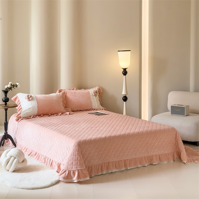 91家纺网 家纺一手货源 找家纺 （总）佰织鑫家居 2024秋冬新款高克重全消光牛奶绒床盖款四件套爱丽丝系列