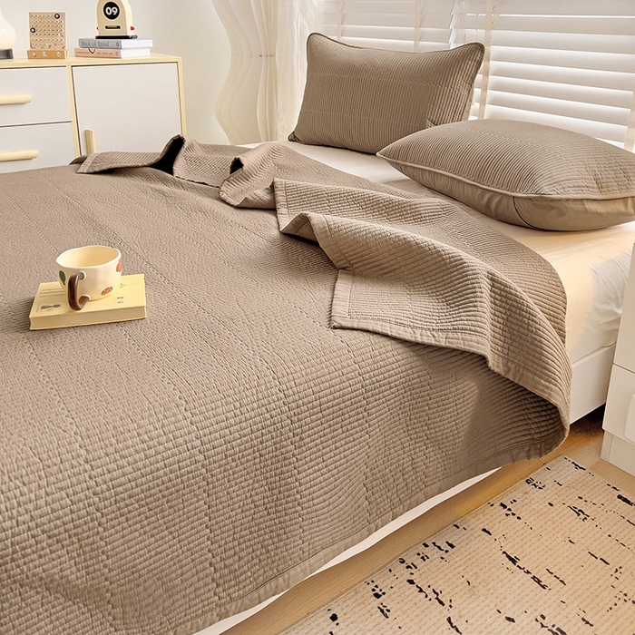 91家纺网 家纺一手货源 找家纺 羽爱家纺 2024新款双面纯色全棉水洗床盖 咖啡色