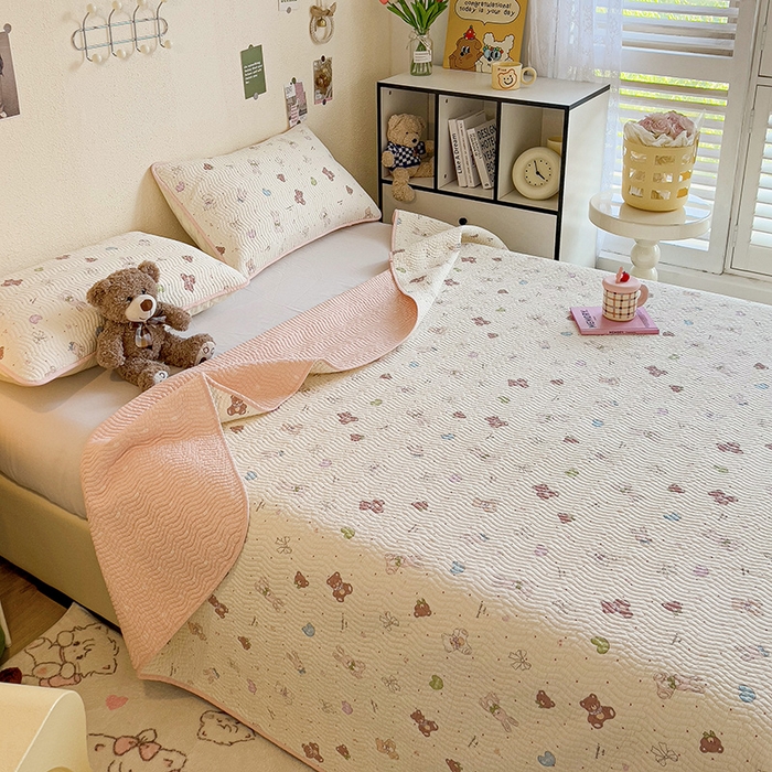 91家纺网 家纺一手货源 找家纺 羽爱家纺 2025全棉13372新疆棉花床盖四件套 兔兔熊