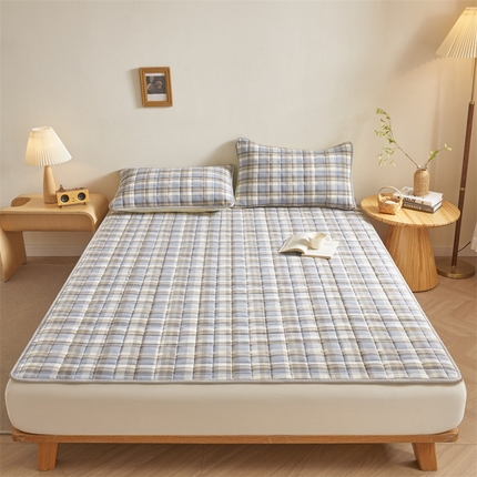 91家纺网 家纺一手货源 找家纺 伊人坊 2024新款全棉色织水洗棉床护垫 星空格-蓝