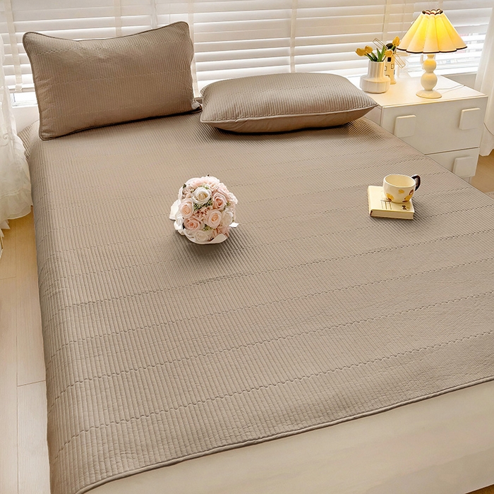 91家纺网 家纺一手货源 找家纺 羽爱2024新款全棉直角纯色床盖床垫 咖啡色