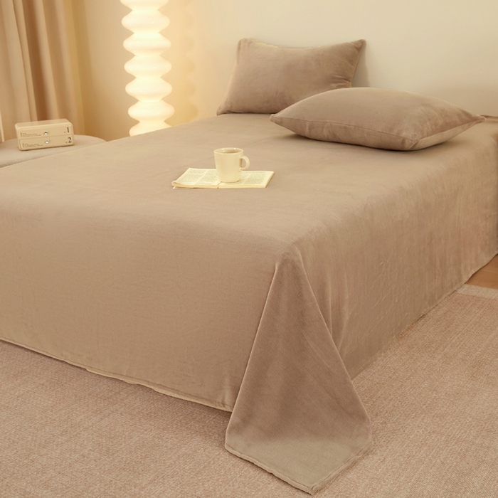 91家纺网 家纺一手货源 找家纺 棉乐町 2025新款纯色牛奶绒床单素色床单跨境外贸直播爆款 茶咖色