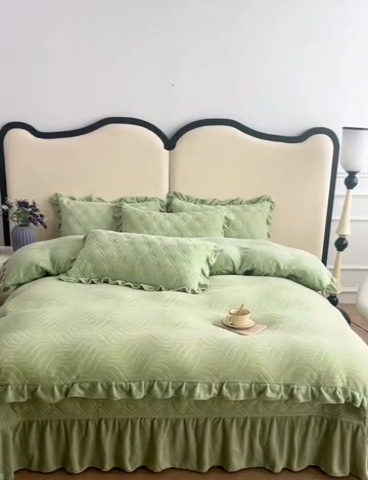 91家纺网 家纺一手货源 找家纺 十个点家纺 2024新款牛奶绒夹棉床盖四件套-唯美系列 唯美-果绿