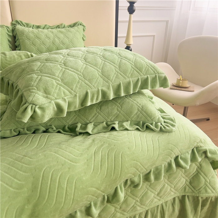 91家纺网 家纺一手货源 找家纺 十个点家纺 2024新款牛奶绒夹棉床盖四件套-唯美系列 唯美-果绿