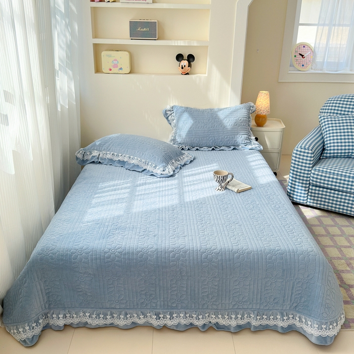 91家纺网 家纺一手货源 找家纺 淑女公社家纺 2024秋冬新款提花牛奶绒床盖款四件套 蝴蝶 蓝色