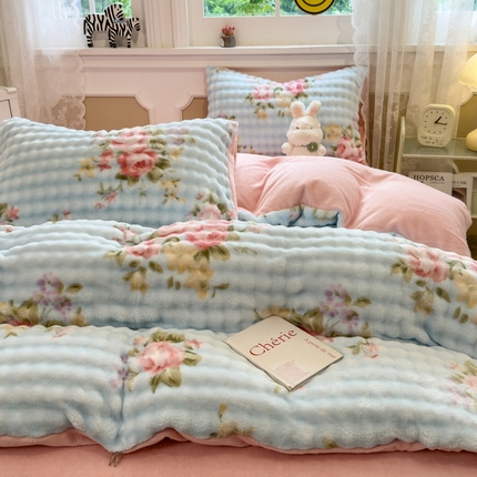 91家纺网 家纺一手货源 找家纺 （总）梵克保罗 2024新款牛奶绒泡泡印花系列四件套