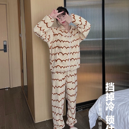 91家纺网 家纺一手货源 找家纺 （总）妍景家居生活馆 2024新款晚安绒遛弯衣家居服