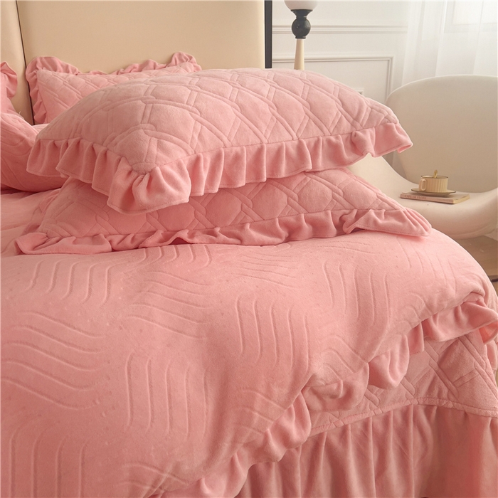 91家纺网 家纺一手货源 找家纺 十个点家纺 2024新款牛奶绒夹棉床盖四件套-唯美系列 唯美-蜜桃粉