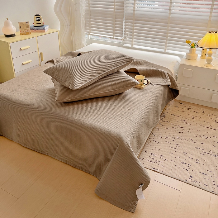 91家纺网 家纺一手货源 找家纺 羽爱家纺 2024新款双面纯色全棉水洗床盖 咖啡色