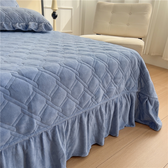 91家纺网 家纺一手货源 找家纺 十个点家纺 2024新款牛奶绒夹棉床盖三件套-唯美系列 唯美-爱尔蓝