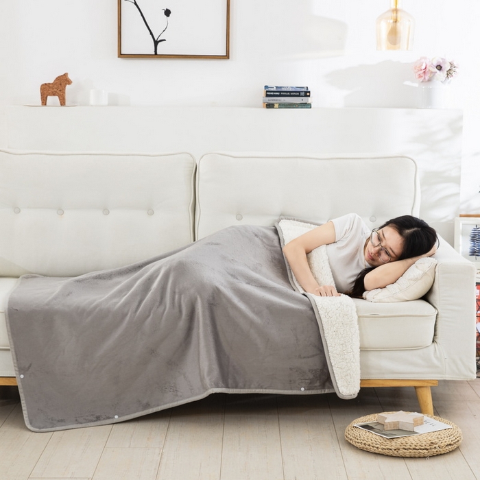 91家纺网 家纺一手货源 找家纺 美伦美焕 2024新款牛奶绒羊羔绒披肩毯 灰色